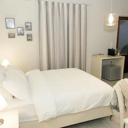 Πανσιόν Shalom Luxury Kondilaki 3*